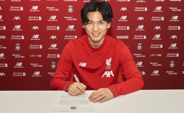 مينامينو لحظة التوقيع