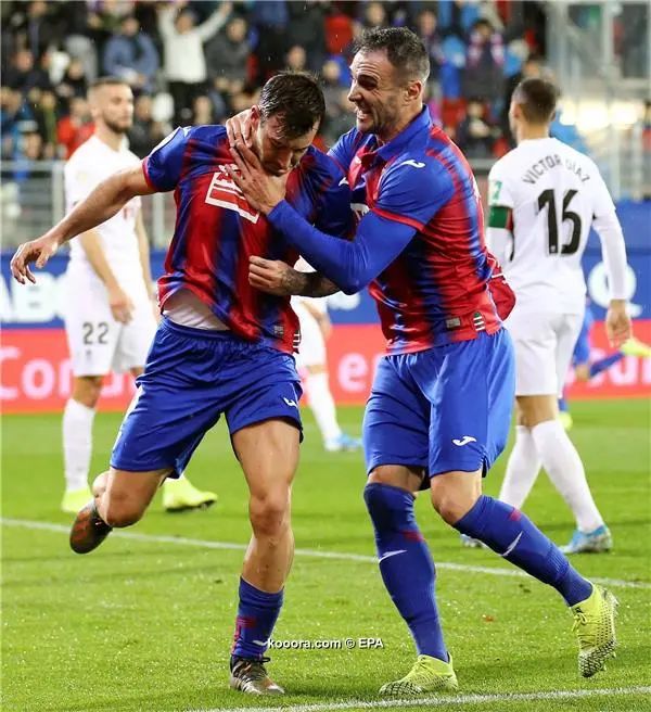 ?i=epa%2fsoccer%2f2019-12%2f2019-12-20%2f2019-12-20-08084163_epa