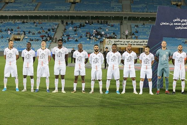 لاعبو الشباب 