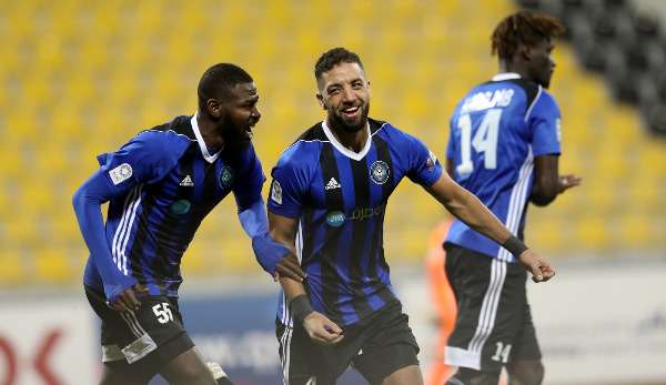 فرحة لاعبي السيلية