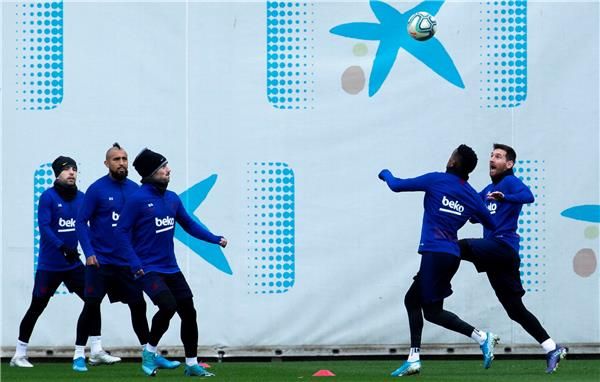 لاعبو برشلونة - أرشيفية