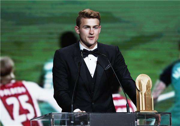 ماتياس دي ليخت