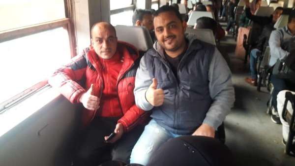 عماد عطا (يسار)