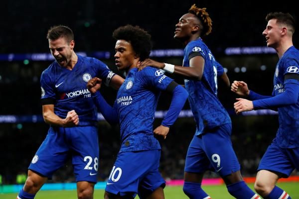 ويليان ولاعبي تشيلسي