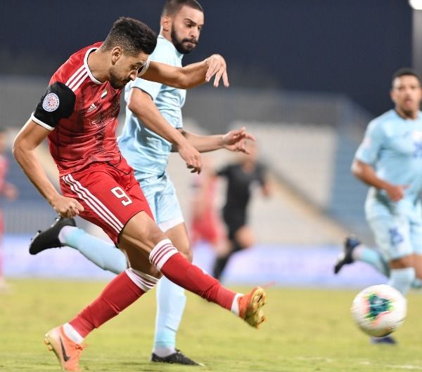   جانب من مباراة الجزيرة وبني ياس