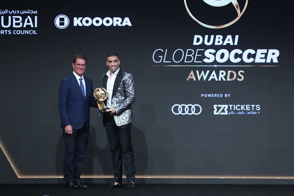 حمدالله يتسلم جائزة كووورة