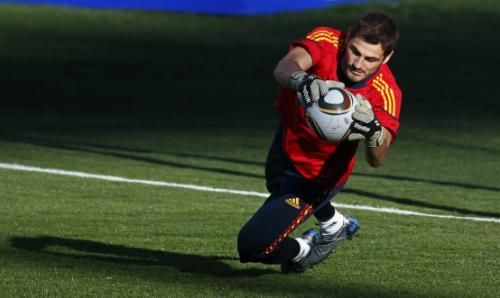 2010-09-06t211930z_01_bas104_rtridsp_3_soccer-spain_reuters