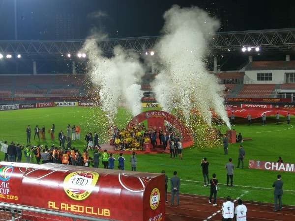 من تتويج العهد