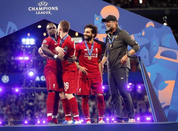 كلوب مع ماني وصلاح
