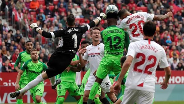 كارلوس مع إشبيلية