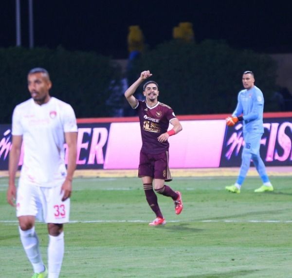 لويس جوستافو "لويزينهو"