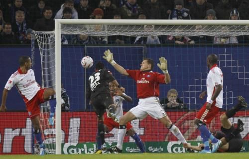2010-12-11t160353z_01_cha115_rtridsp_3_soccer-germany_reuters