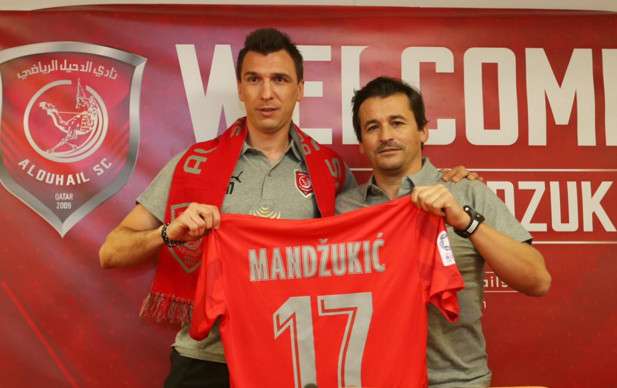 من تقديم اللاعب