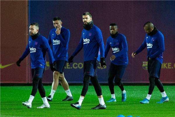 لاعبو برشلونة