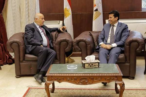 جبريل الرجوب مع وزير الشباب والرياضة المصري