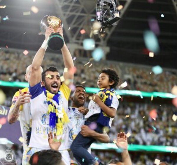 من تتويج النصر