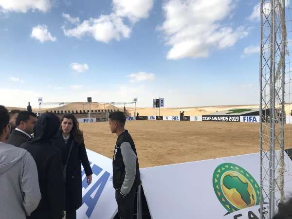 ملعب مباراة الأساطير