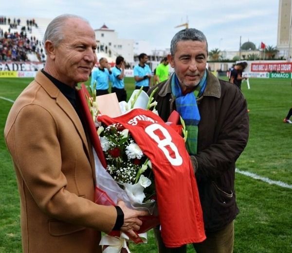 شرف الدين مع اللاعب السابق لطفي الحسومي 