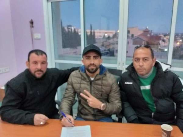 أحمد ماهر وسط يوقع للظاهرية  