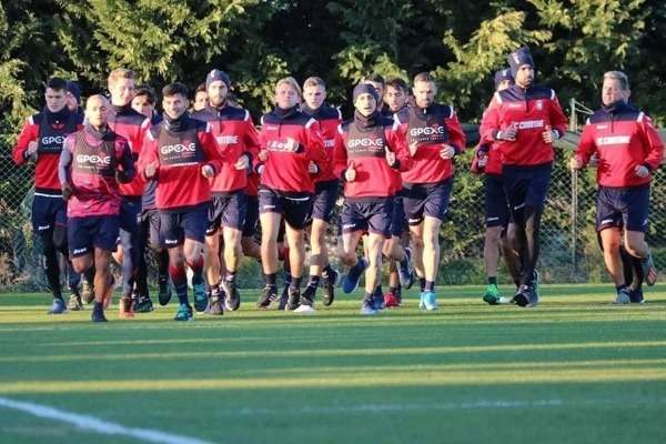 بن علي مع فريقه