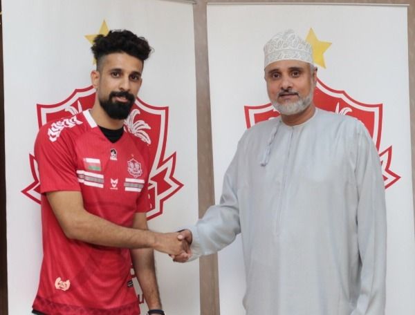 بعد توقيع العقود