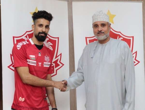 بعد توقيع العقود