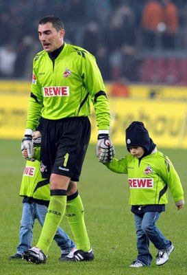 موندراجون رفقة ابنيه باولو ولوكا أمام الجماهير 