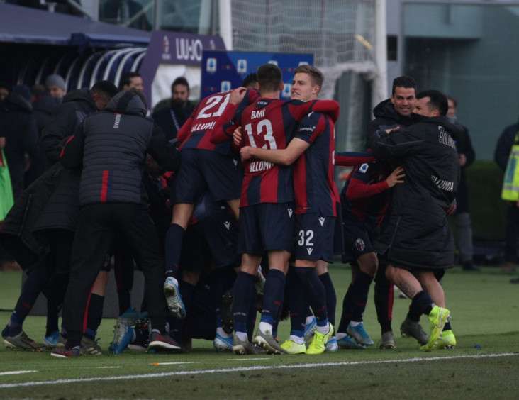 لاعبو بولونيا