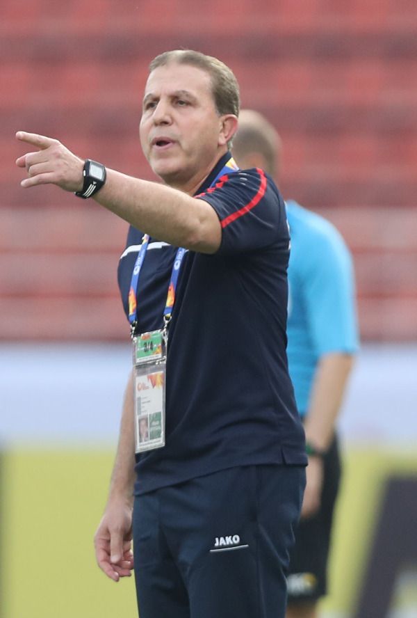 أيمن الحكيم