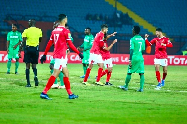 من لقاء الذهاب بين الفريقين