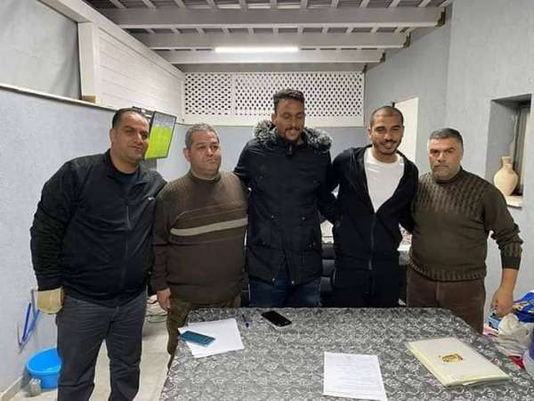 شباب الخليل يقدم صفقاته 