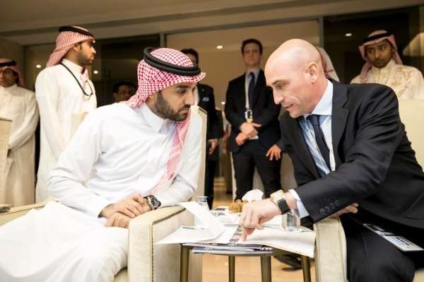 الأمير عبد العزيز بن تركي الفيصل وروبياليس