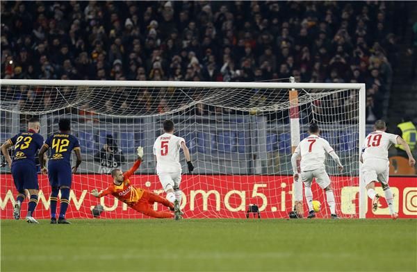 رونالدو يسجل من علامة الجزاء