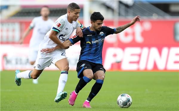 سوزا بالأزرق والأسود