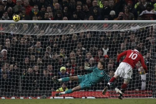 2010-12-13t221222z_01_pnn23_rtridsp_3_soccer-england_reuters