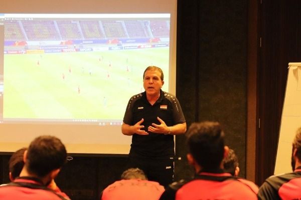  أيمن الحكيم