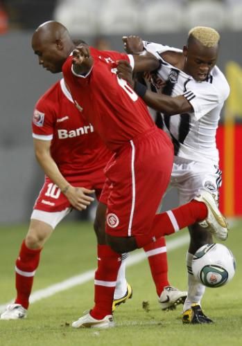 2010-12-14t175417z_01_abd15_rtridsp_3_soccer-club_reuters