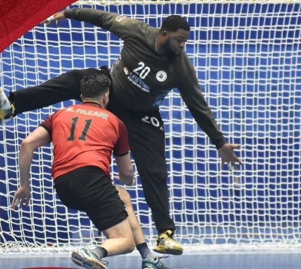 من مباراة ليبيا وأنجولا