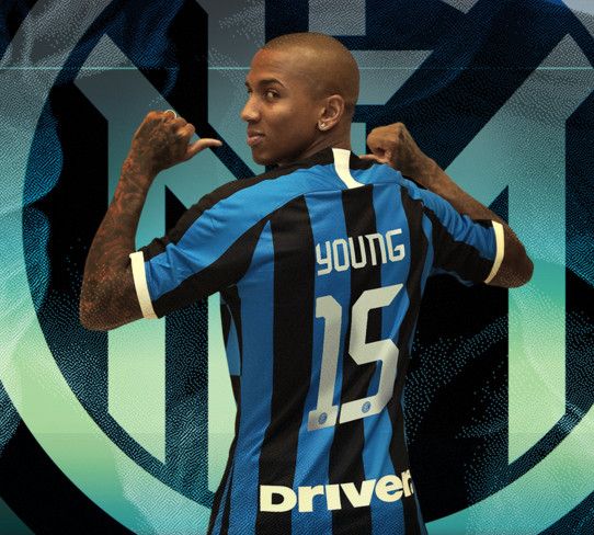 يونج بقميص الإنتر