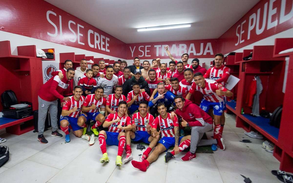 فرحة لاعبي سان لويس