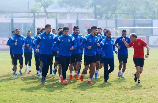 لاعبو الأهلي