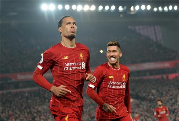 لاعبو ليفربول 