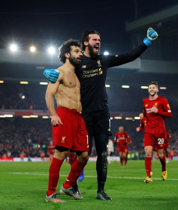 صلاح..مع صانع هدفه التاريخي