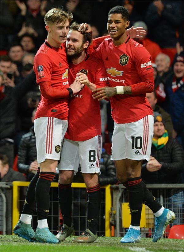 لاعبو مانشستر يونايتد