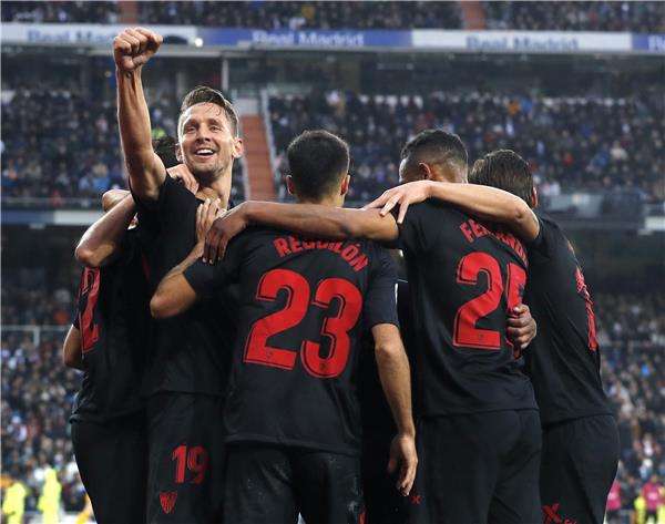 لاعبو إشبيلية 