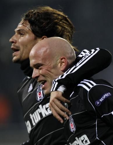 2010-12-15t210456z_01_ank144_rtridsp_3_soccer-europa_reuters