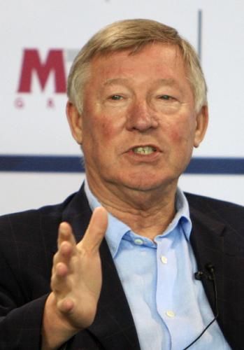 2010-11-17t125500z_01_doh325_rtridsp_3_soccer_reuters