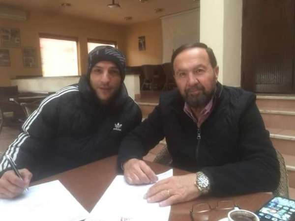 بعد توقيع العقود