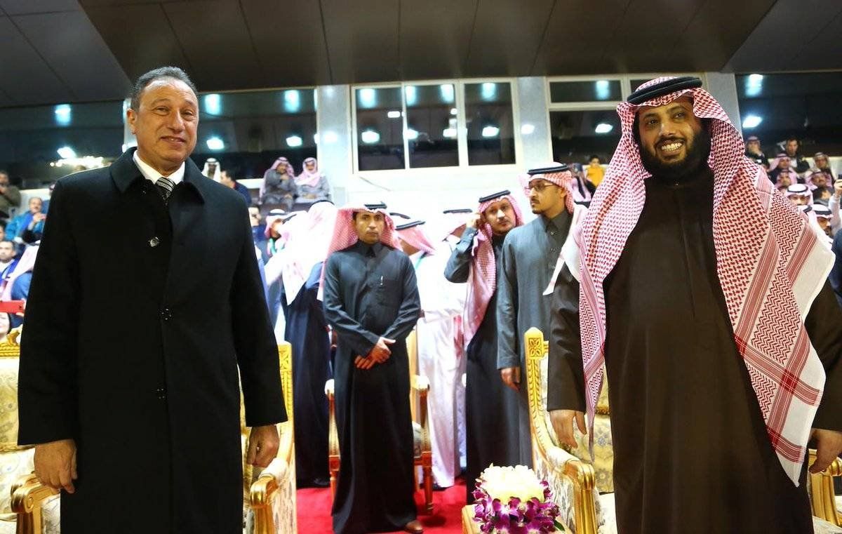 آل الشيخ ومحمود الخطيب رئيس الأهلي - أرشيفية
