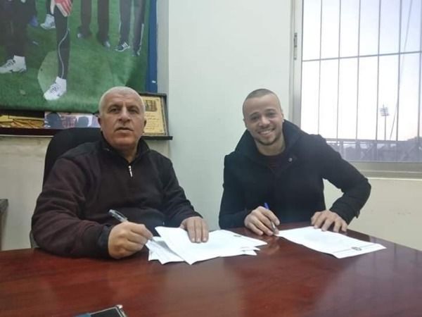 زعترة لحظة التوقيع